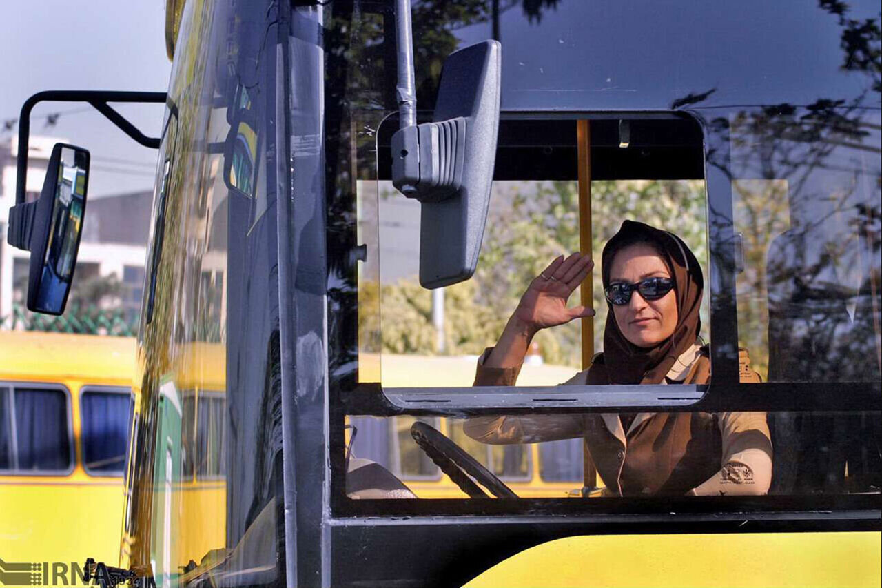 زنان زنان راننده وسایل حمل و نقل عمومی میشوند