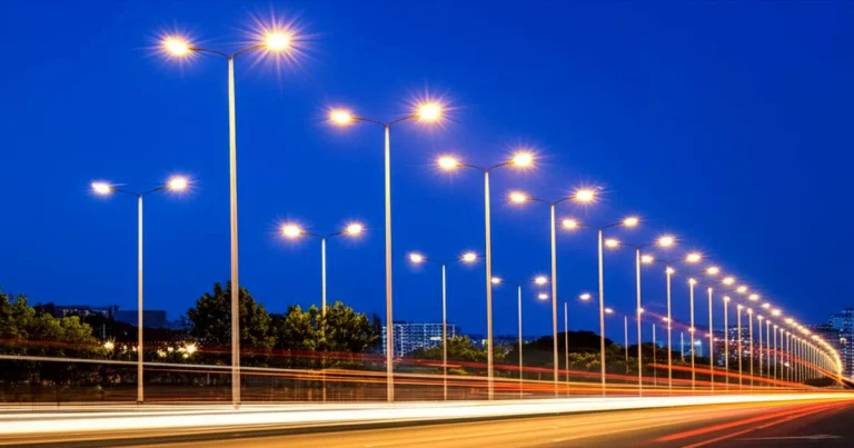 پایه چراغ روشنایی LED؛ انتخابی مدرن و اقتصادی