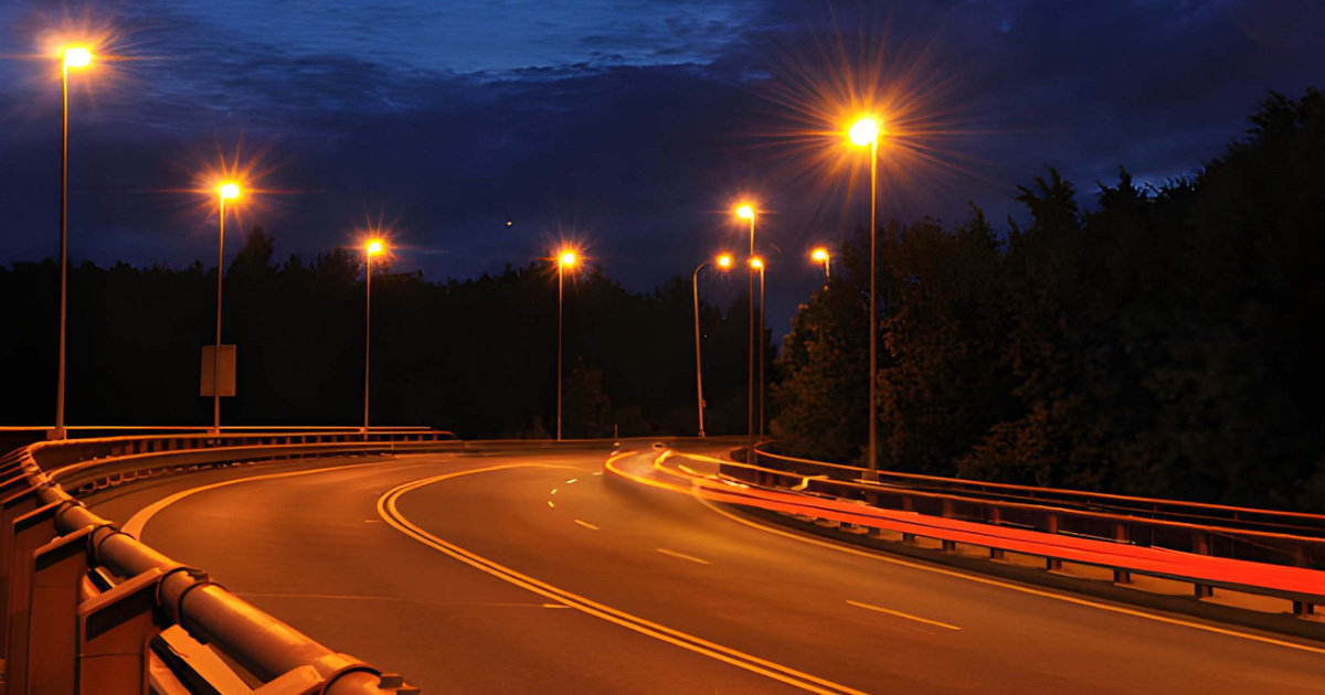 پایه چراغ روشنایی LED؛ جزئی از منظومه&zwnj;ی یکپارچه شهری