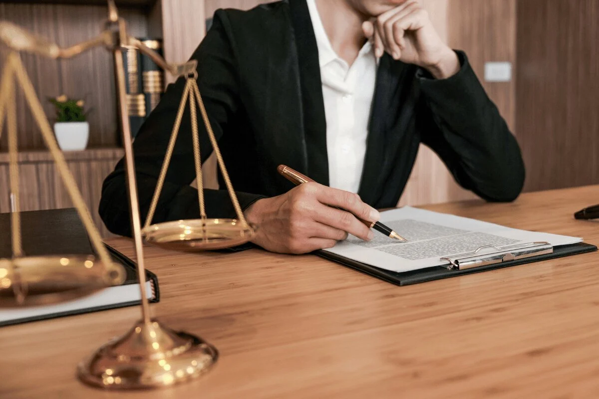 اهمیت تسلط بر زبان تخصصی برای وکلای دعاوی بین‌المللی